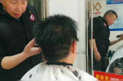 赤峰剪發(fā)大叔是誰(shuí)啊電話多少