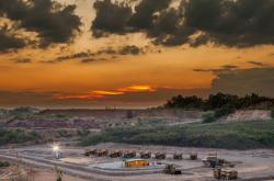 赤峰礦業(yè)集團(tuán)