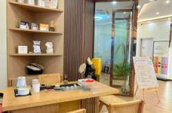 赤峰怡然美容院地址電話號碼