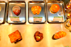 赤峰萬(wàn)悅飲品店電話地址查詢