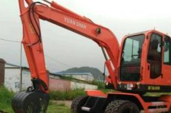 赤峰永強(qiáng)挖機(jī)租賃電話地址查詢