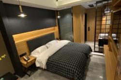 赤峰圣逸形象店地址電話號碼