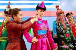 赤峰民族服裝訂做店電話號(hào)碼