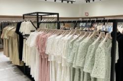 赤峰國風(fēng)衣服專賣店電話號碼