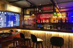 赤峰擺攤小酒館電話多少號(hào)