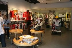 赤峰斐樂實(shí)體店地址電話號(hào)碼