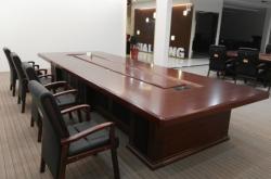 赤峰辦公桌供應(yīng)商電話號碼