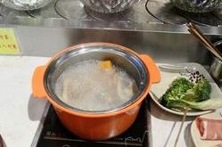 赤峰手切肉火鍋店電話地址查詢