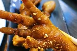 赤峰獨寵酒館地址查詢電話號碼