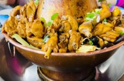 赤峰炸串地?cái)傠娫挼刂肥嵌嗌偬?hào)