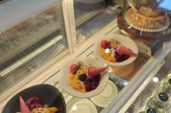 赤峰藝?yán)让腊l(fā)店電話多少號(hào)