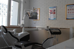 內(nèi)蒙赤峰口腔診所電話多少號