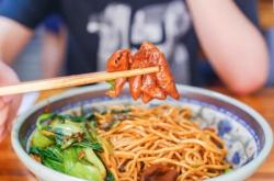 赤峰大手藝小面館