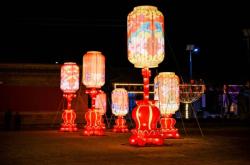 內(nèi)蒙古赤峰彩燈廠家電話號(hào)碼