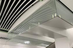 赤峰更換擋風(fēng)玻璃電話地址查詢