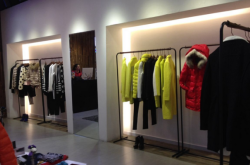 赤峰水岸天街服裝店電話號碼