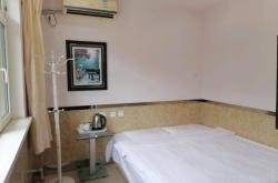 松山區(qū)赤峰賓館電話多少號