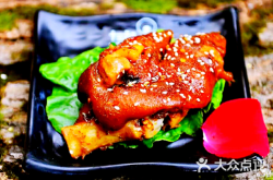 赤峰燒烤鮮啤酒吧電話號(hào)碼多少