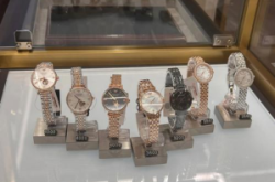 赤峰市阿瑪尼專柜電話號碼查詢