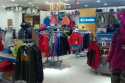 赤峰俏女人服裝店電話地址查詢