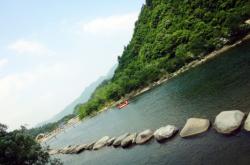 赤峰彩虹漂流電話多少啊