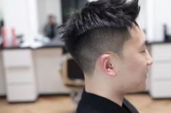 赤峰杰森理發(fā)店電話地址查詢