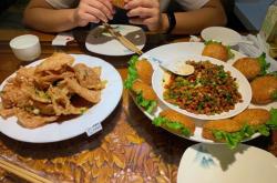 赤峰大紅門(mén)飯店電話號(hào)碼多少