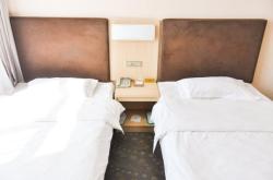 赤峰華聯(lián)三樓電話號(hào)碼多少