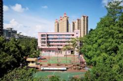 赤峰市紅旗中學(xué)薛鵬志