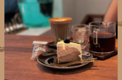 赤峰星瑞咖啡電話多少啊