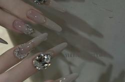 赤峰附近美甲團(tuán)購(gòu)群電話號(hào)碼