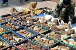 赤峰市附近揀瑪瑙店電話號(hào)碼