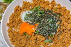 赤峰鯨魚日料電話多少啊