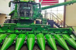 赤峰市農(nóng)機(jī)公司收割機(jī)