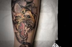 赤峰刺龍閣刺青店電話地址查詢