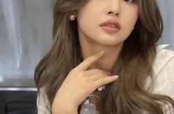 赤峰萬悅?cè)景l(fā)店電話多少號