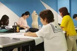 赤峰歐名服裝店地址電話號(hào)碼