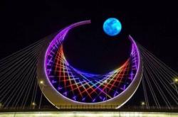 赤峰藍月亮美發(fā)電話號碼查詢