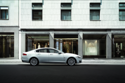 赤峰路虎大屏改裝電話地址是多少