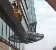 赤峰市玻璃吊裝電話多少號