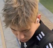 赤峰男士發(fā)色服裝店電話號(hào)碼