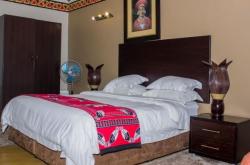 百合酒店赤峰店電話(huà)地址是多少