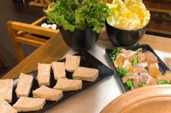 赤峰億龍牛肉店電話地址查詢