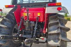 赤峰拖拉機(jī)廠家電話號(hào)碼