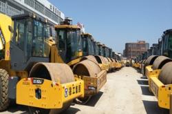 赤峰柴油壓路機(jī)租賃電話號碼