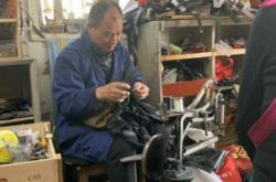 赤峰運(yùn)動(dòng)鞋修鞋店電話號(hào)碼