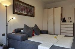 赤峰應(yīng)昌街便利店電話號碼