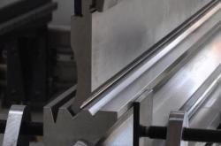 赤峰折彎?rùn)C(jī)模具廠電話號(hào)碼