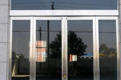 赤峰鋼化門玻璃貼膜電話號碼