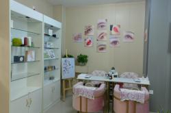 赤峰潤柒美容院電話地址查詢